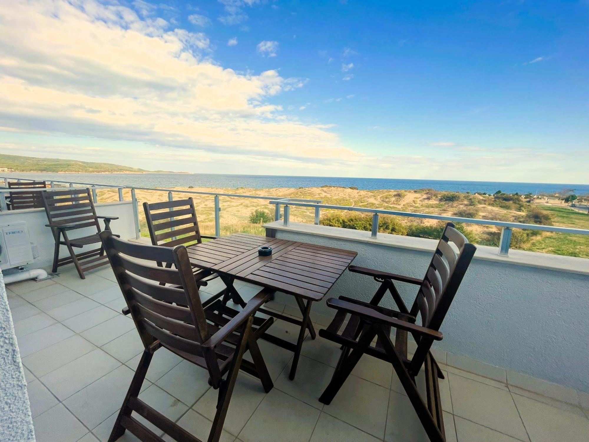 Apart-Hotel Panorama Sea Lux Primorsko Exteriör bild