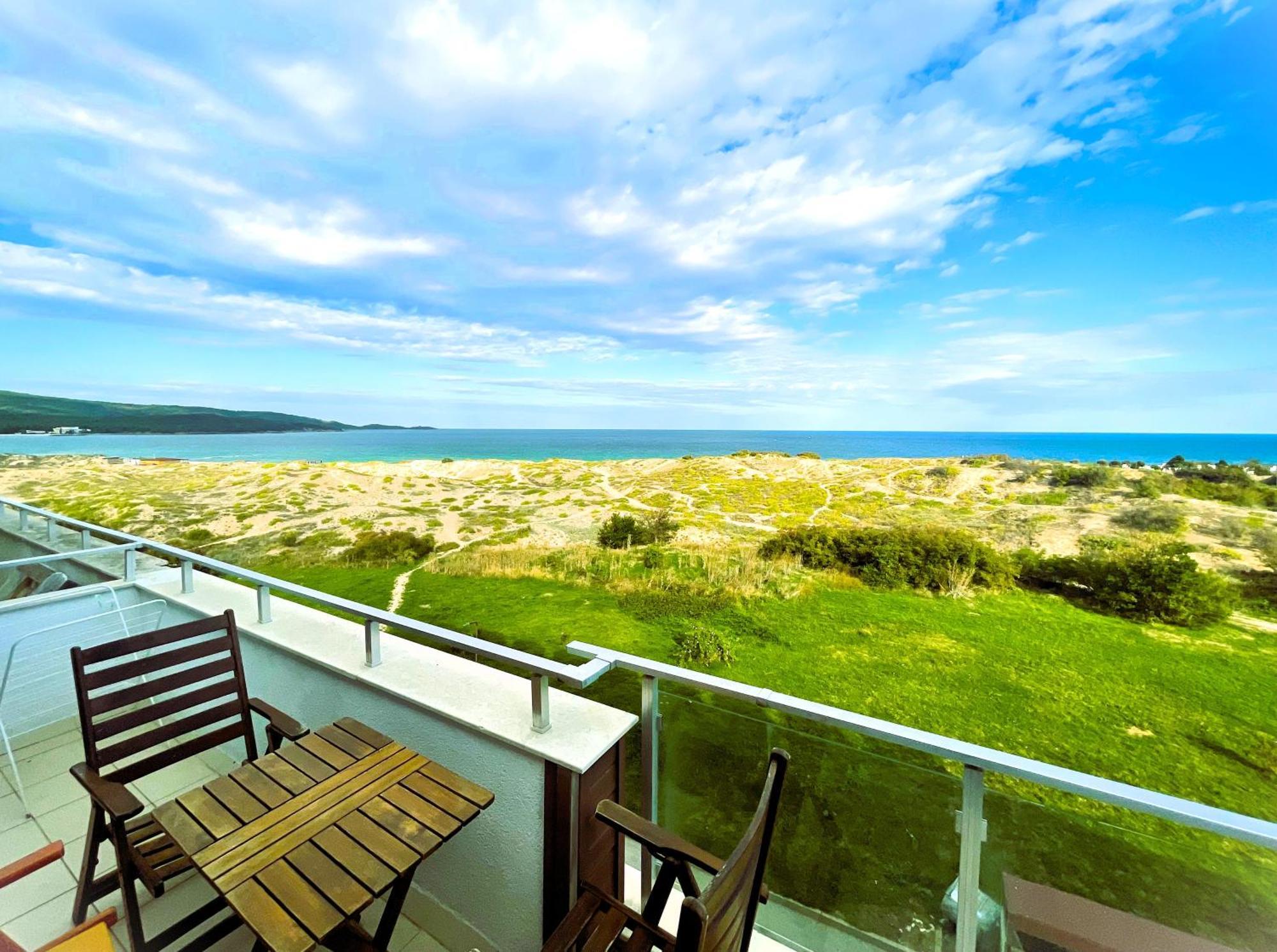 Apart-Hotel Panorama Sea Lux Primorsko Exteriör bild