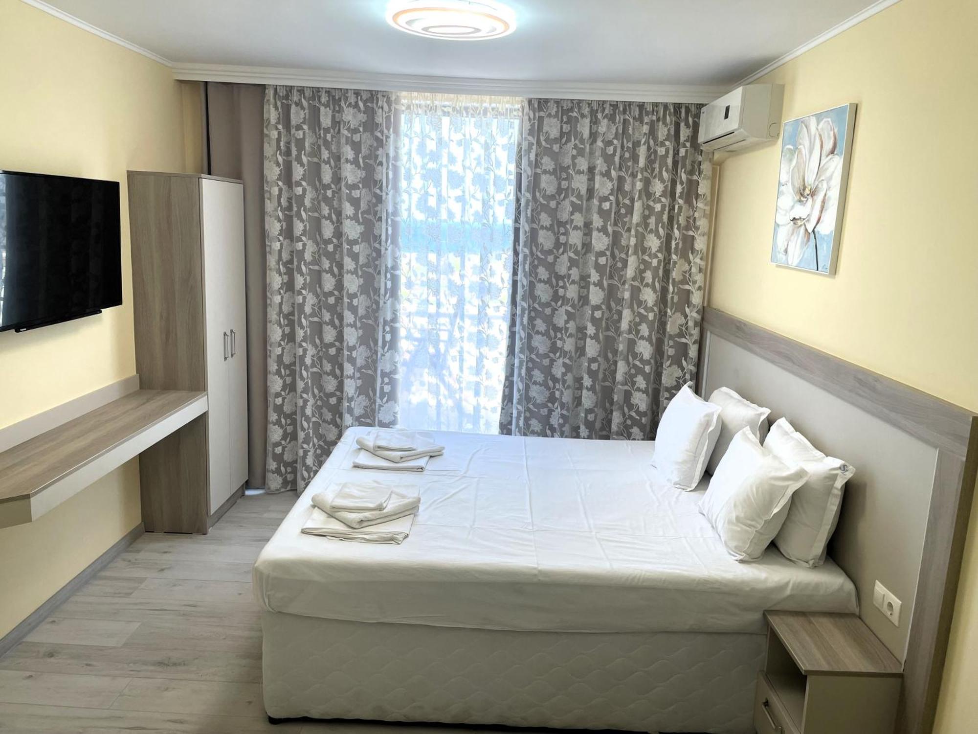 Apart-Hotel Panorama Sea Lux Primorsko Exteriör bild