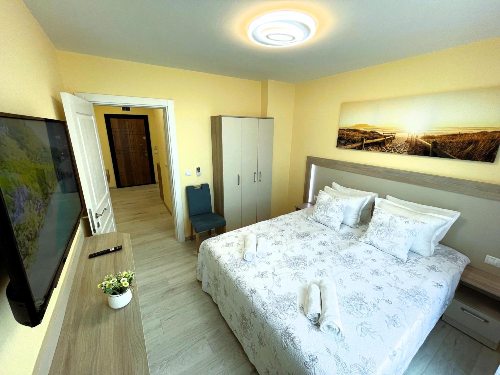 Apart-Hotel Panorama Sea Lux Primorsko Exteriör bild